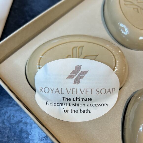 Vintage 4 Pc Royal Velvet Scented Hard Milled Bar Soaps SUEDE 3 oz Each - Picture 7 of 11